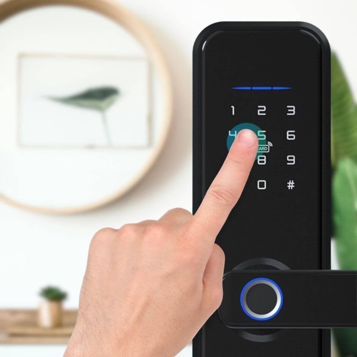 Serrure connectée électronique avec lecteur d'empreinte — Lockmaster